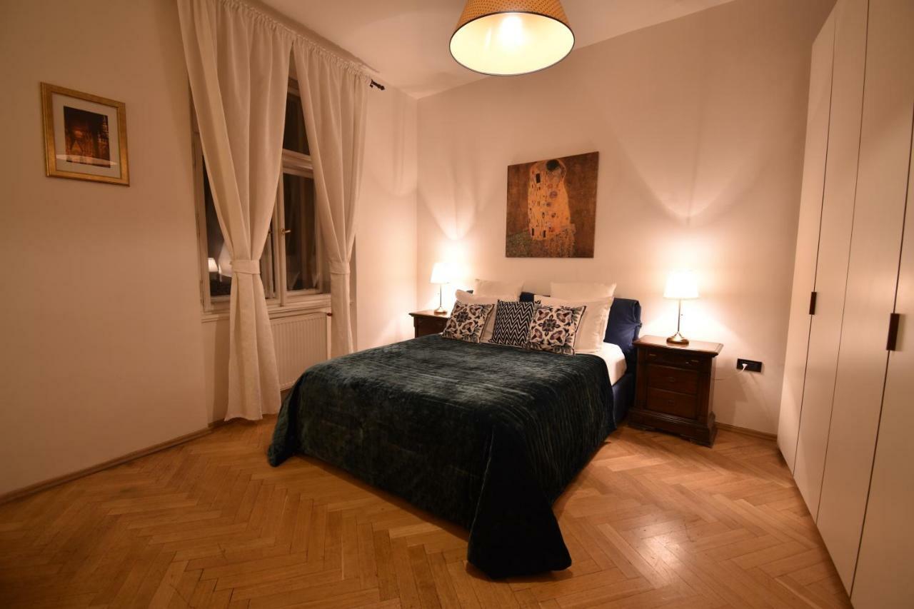Cozy Flat By The Astronomical Clock Apartment Prague Exterior photo
